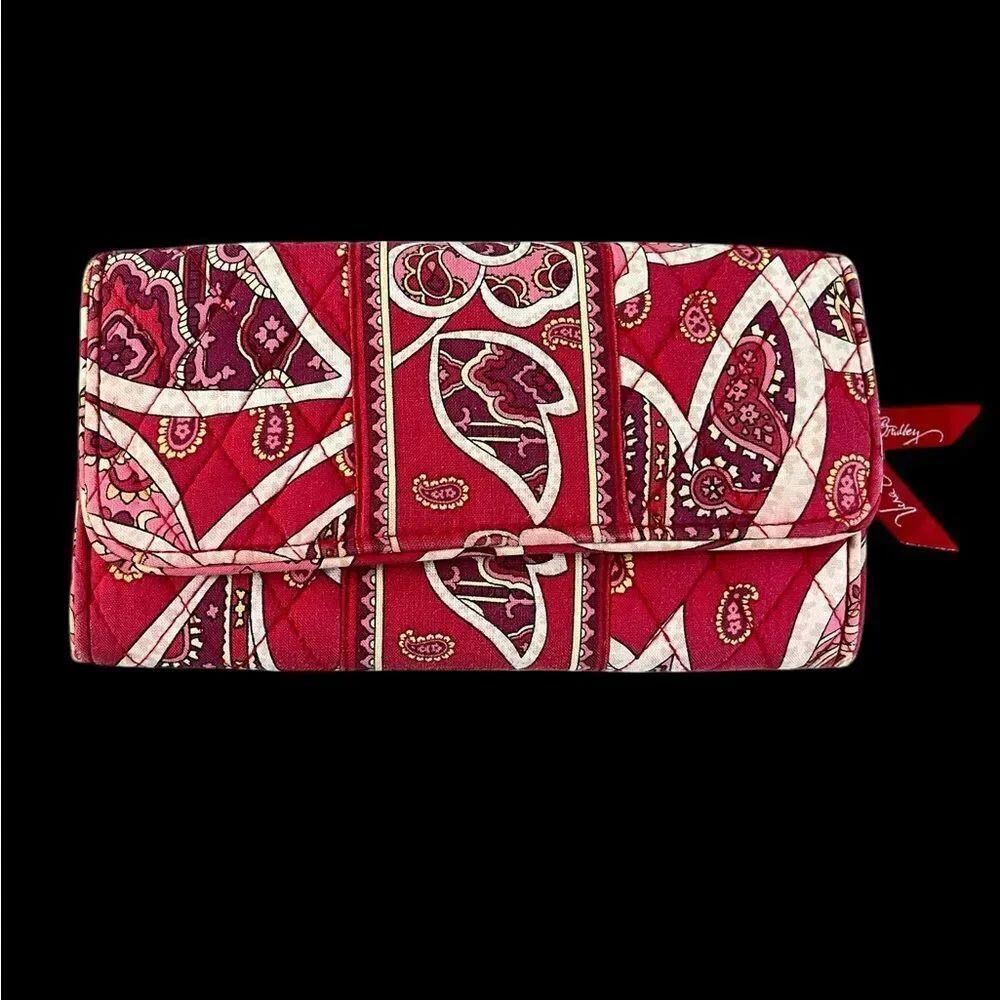Vera Bradley Red andβWhite Patterned Clutch/Wallet: Rosie Posey